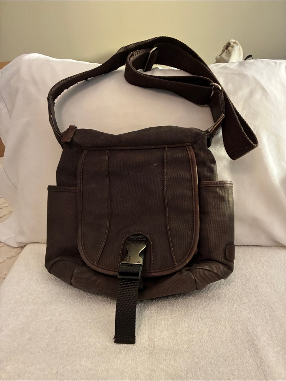 Ellington Vintage Men’sBrown Canvas Crossbody/Shoulder Bag Casual Everyday Carry